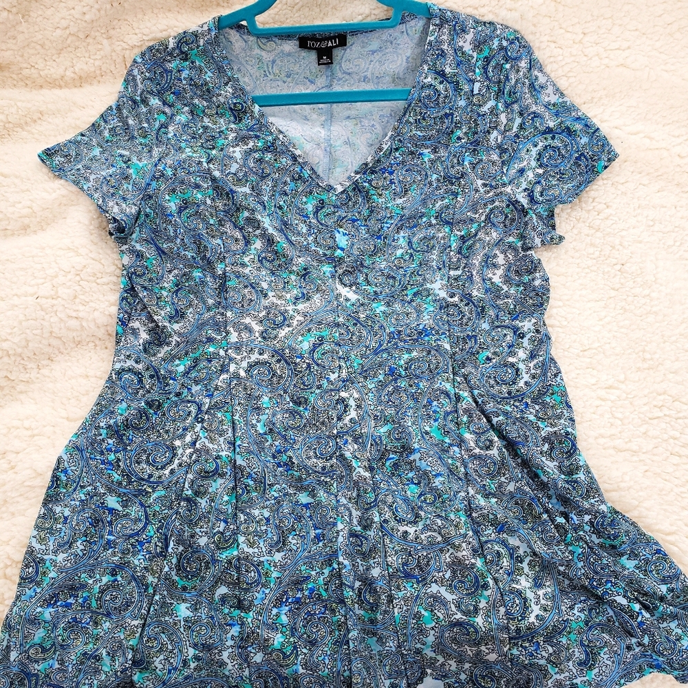 Womens short sleeve floral top